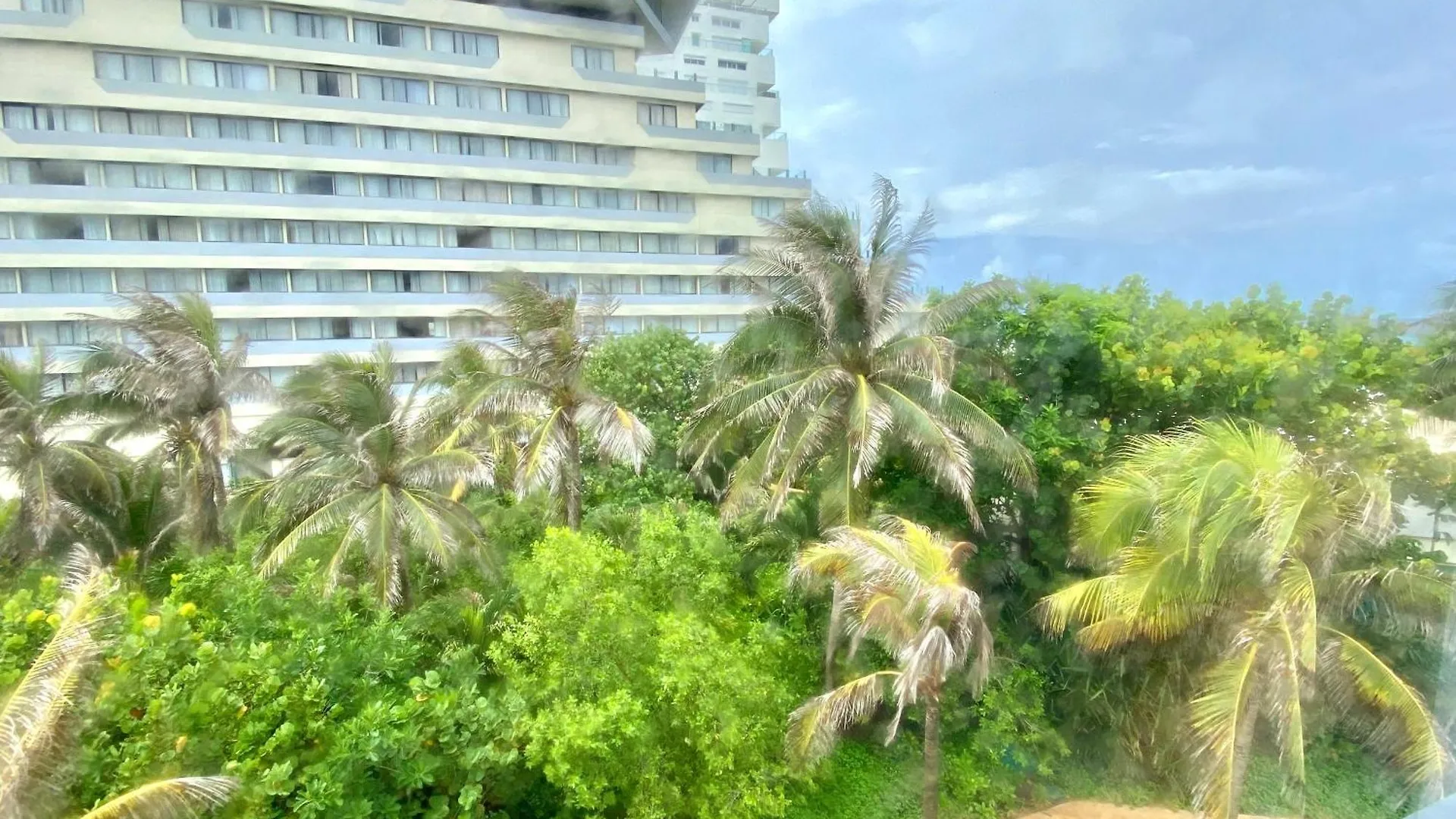 Condo In Ocean Front Resort Cancun