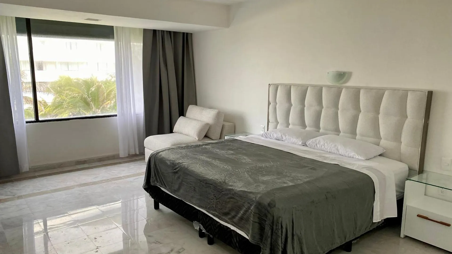 Aparthotel Condo In Ocean Front Resort Cancun