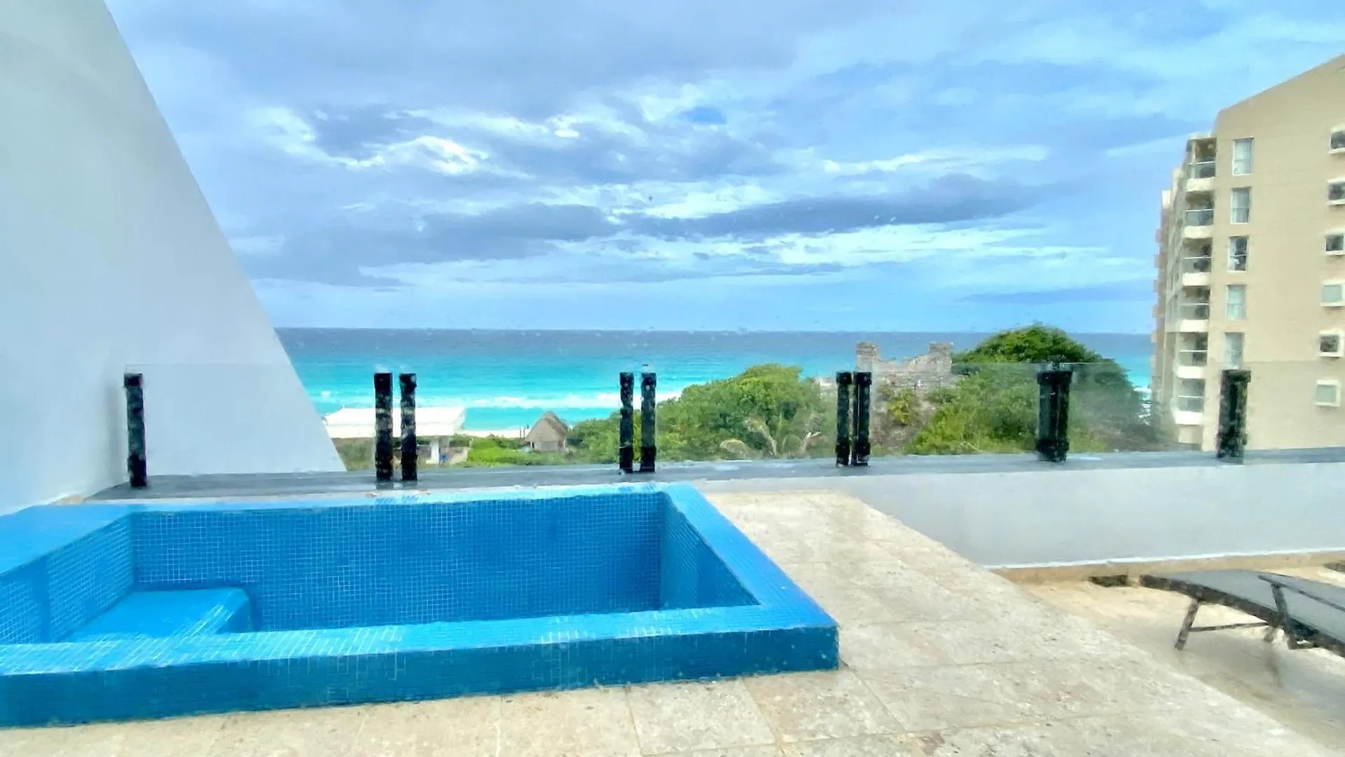 Condo In Ocean Front Resort Cancún 3*,