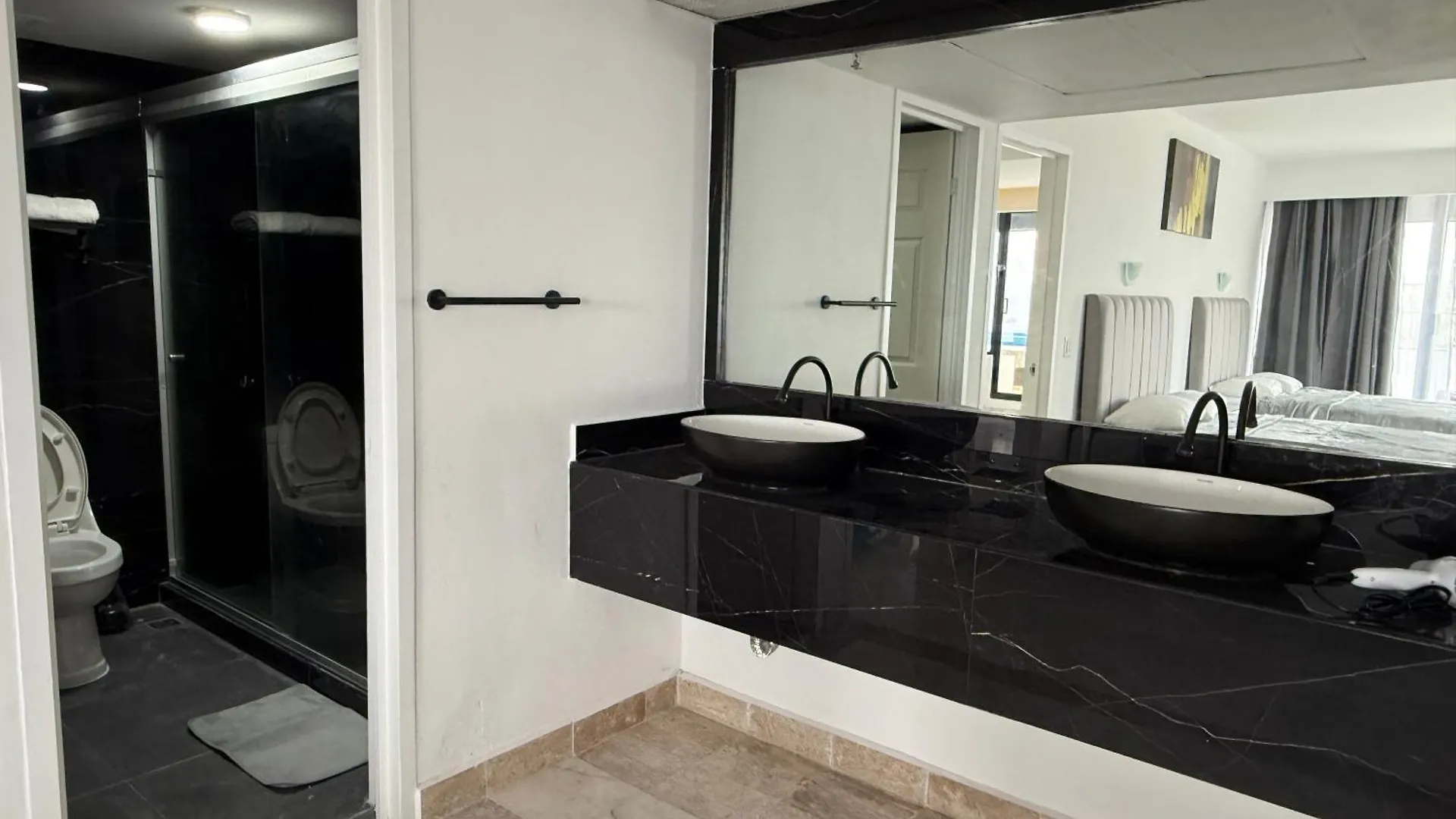Condo In Ocean Front Resort Cancún
