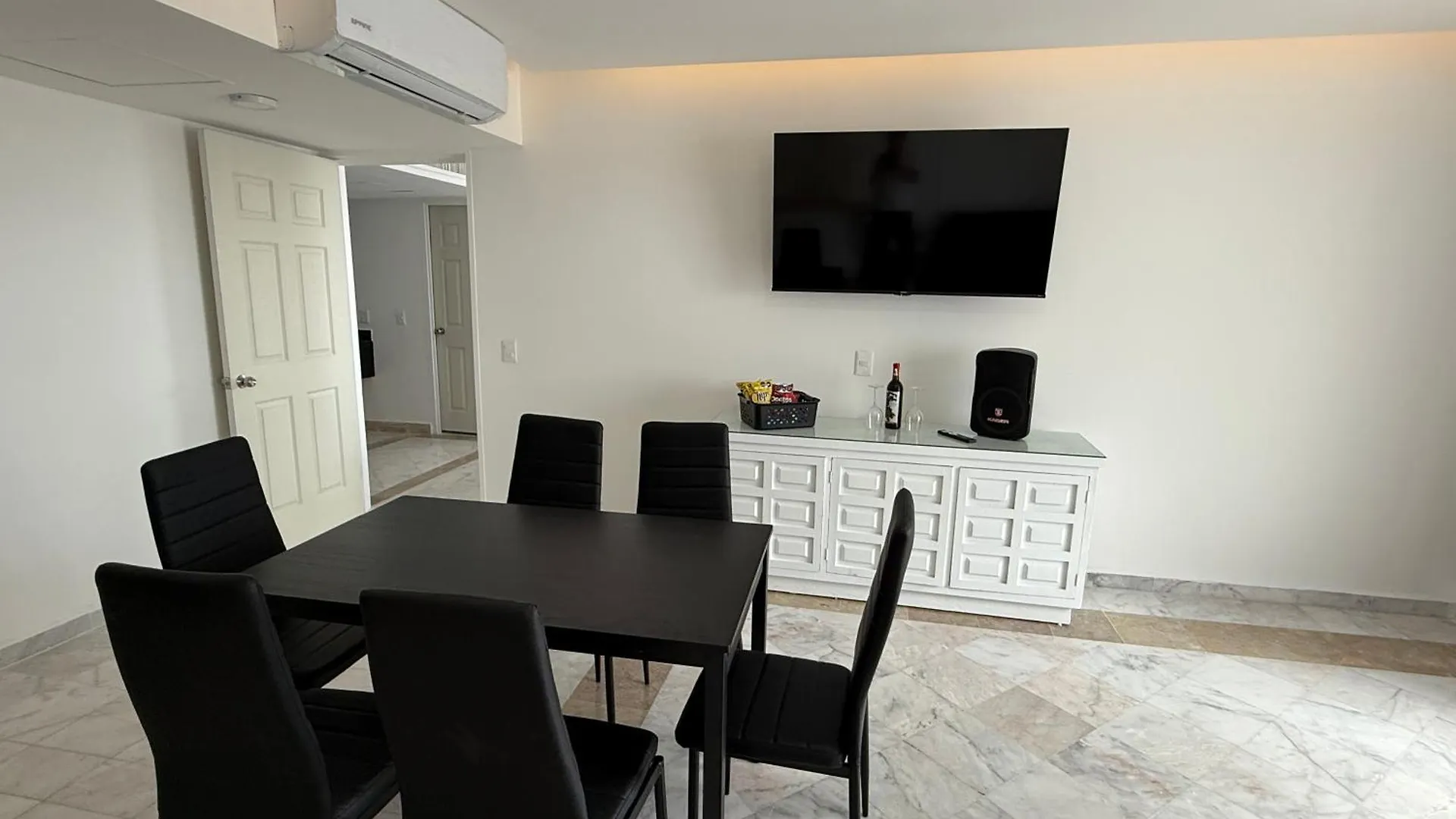 Condo In Ocean Front Resort Cancún 3*,